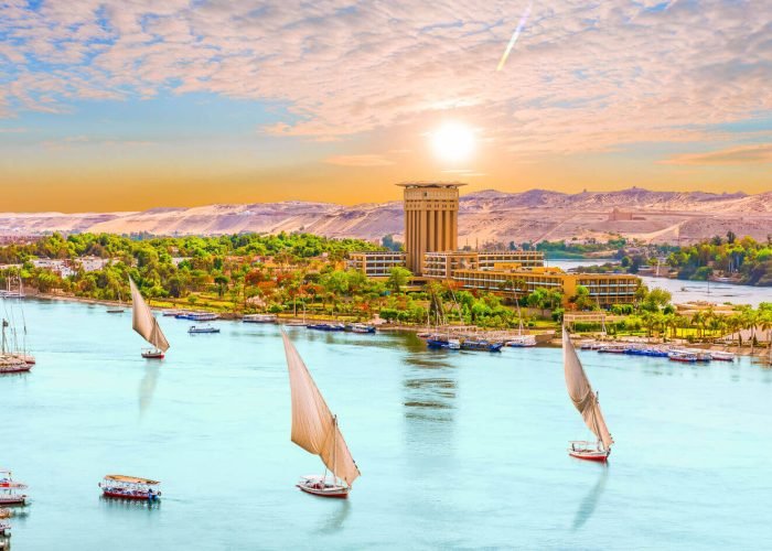 Algunos Barcos Navegando En El Nilo De Aswan