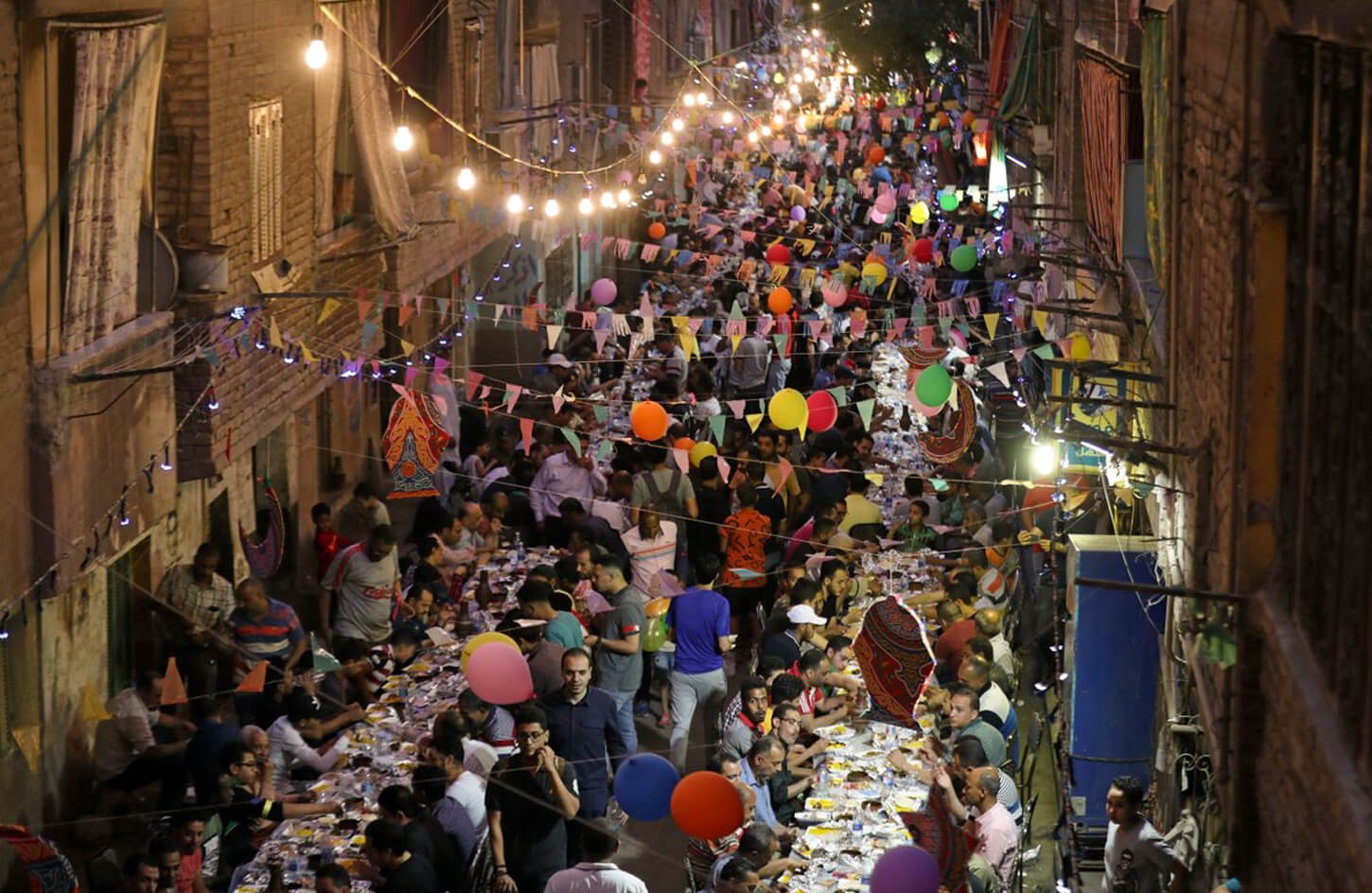 Una Foto Maravillosa De Una De Las Calle De Cairos Durante Ramadan